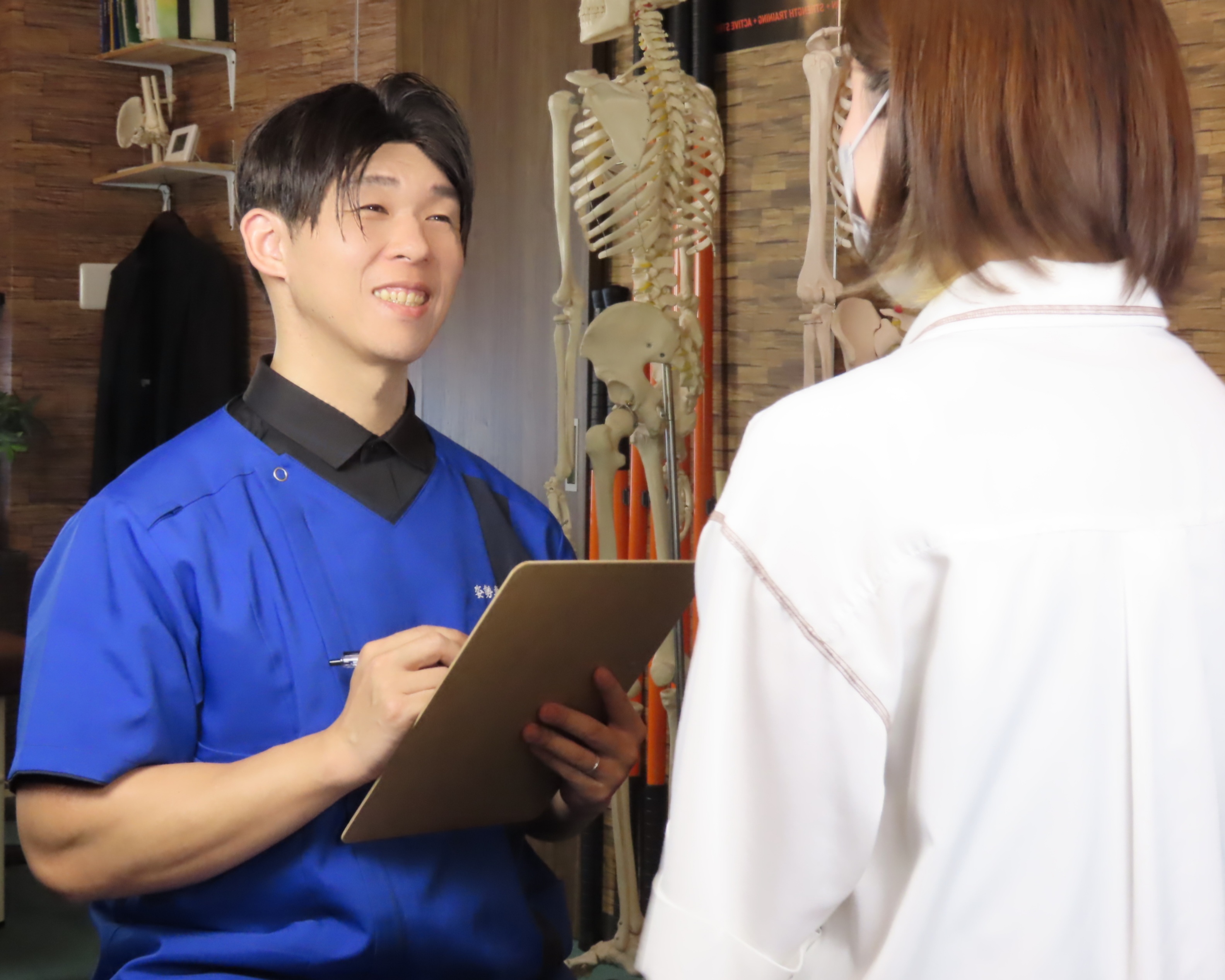 姿勢矯正士　井上拓也